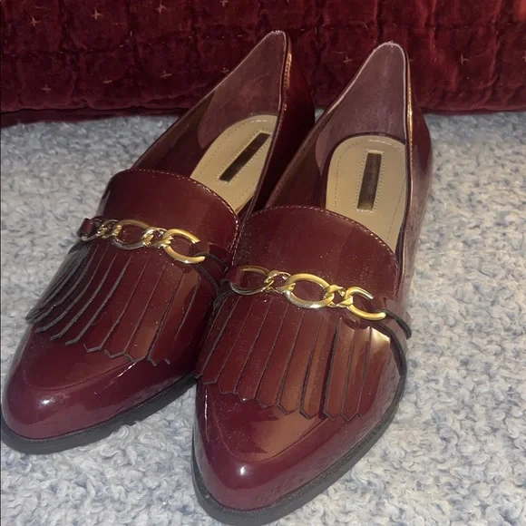 Tahari Maroon Loafers with Gold Chain Accent - Picture 3 of 6